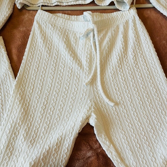 Set - Picture 2 of 3